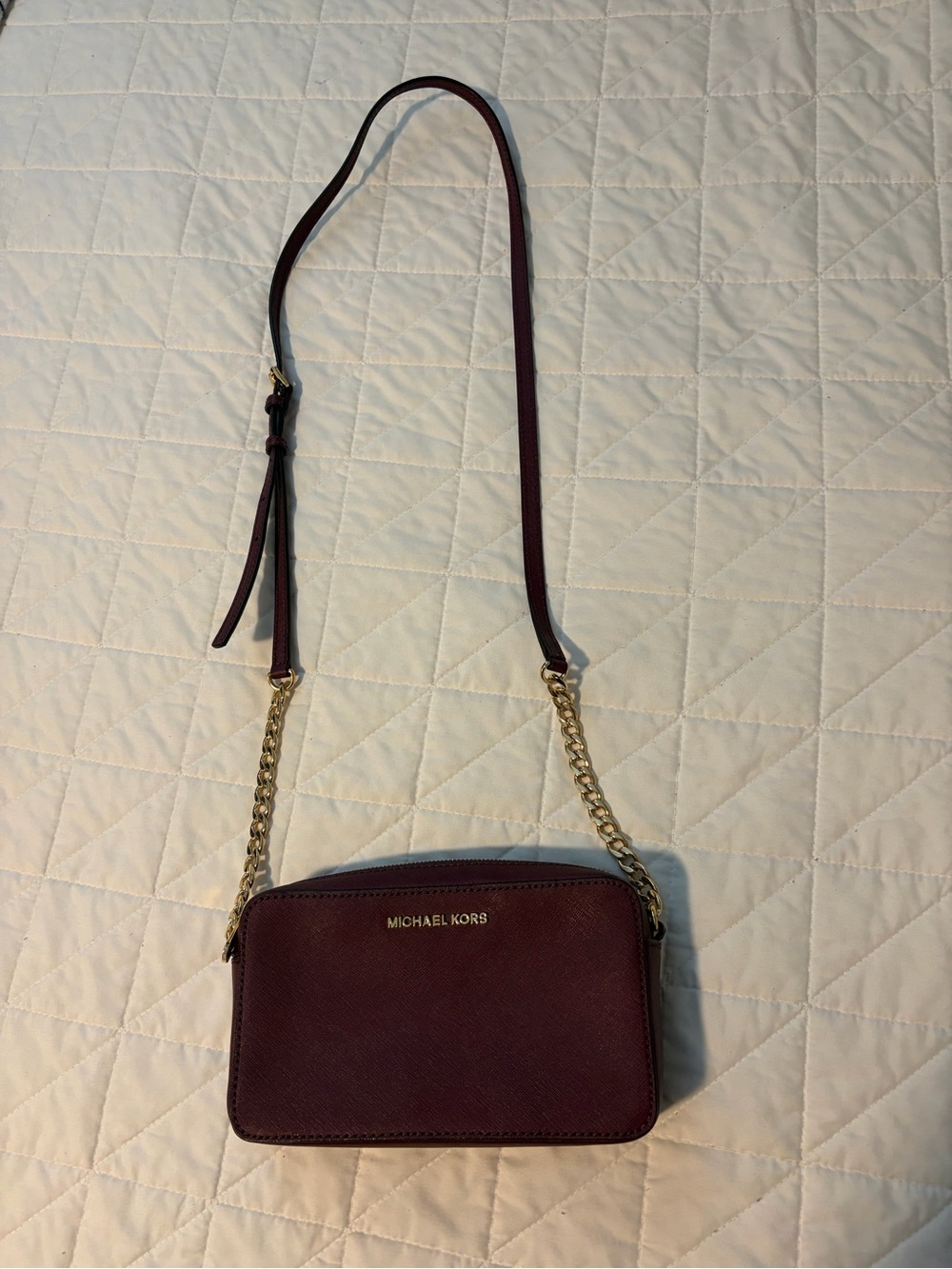 Michael Kors Burgundy Women’s Purse Crossbody Bag Gold Chain Accents EUC